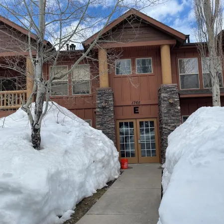 Great Rates! Garage Parking and Shuttle- Easy Deer Valley Access!