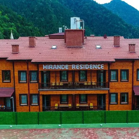 Hirande Uzungöl