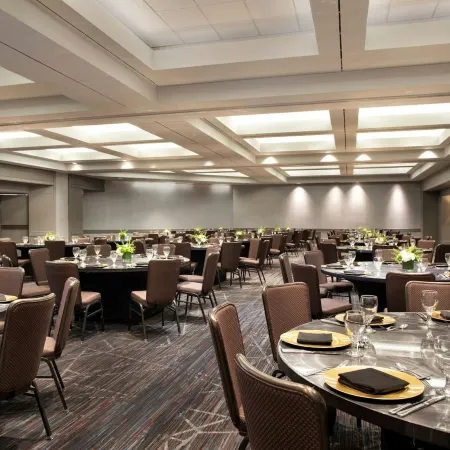 Crowne Plaza ATLANTA PERIMETER AT RAVINIA by IHG