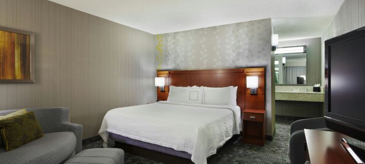 Courtyard Chicago St. Charles Hotels in Kane County