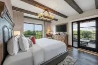Hotel Drover, Autograph Collection - Parking