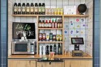 Moxy Frankfurt Airport Kelsterbach - bar