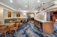 Fairfield Inn Toronto Oakville - parking
