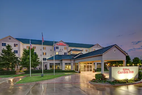 Hilton Garden Inn DFW Airport South - bar