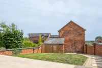 The Granary – Elegant Countryside Retreat - جاكوزي