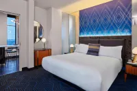 W Minneapolis - the Foshay - Spa