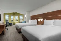 Holiday Inn Express & Suites MARINA - STATE BEACH AREA by IHG - parking