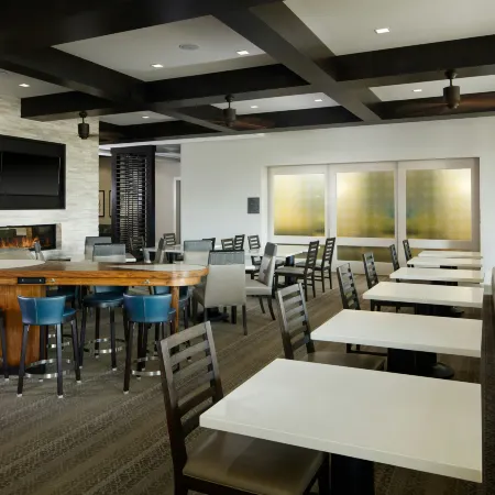 Homewood Suites by Hilton Teaneck Glenpointe