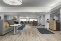 Hampton Inn Altoona - 2-Star