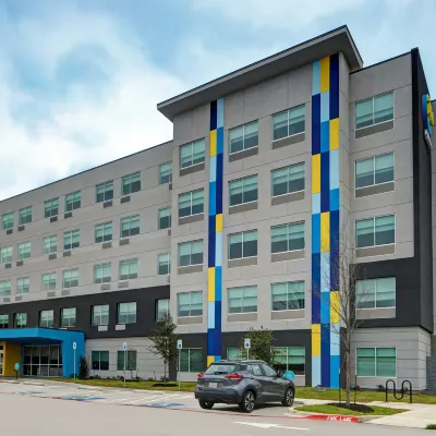 Tru by Hilton Austin Airport Hotels near Pan American Playground
