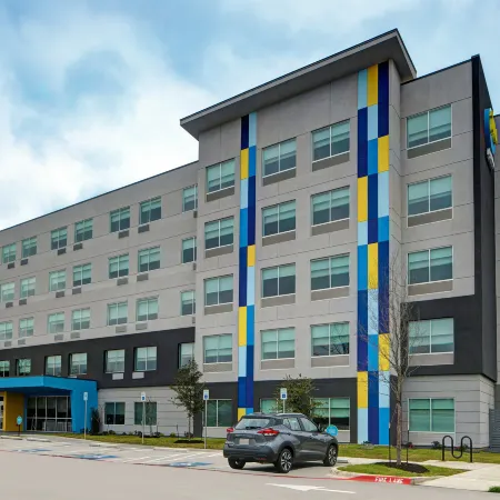 Tru by Hilton Austin Airport
