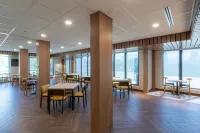 Fairfield Inn & Suites Revelstoke - parking
