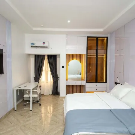 Cholis Residency