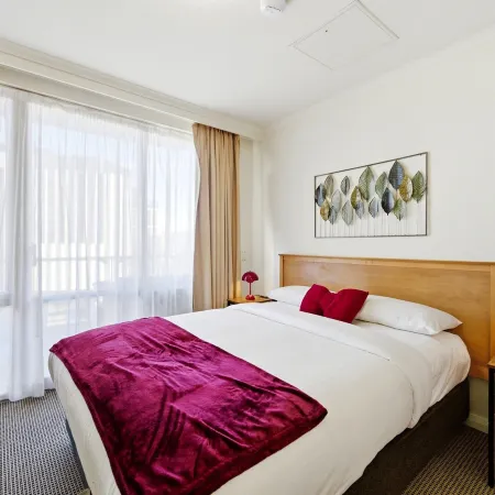 City-edge 1-bed Apartment With Pool Access