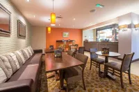 Premier Inn Cambridge East (Newmarket Road) - Parkplatz