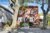 Walk to Constitution Beach: Mid-century Boston Gem - en bord de mer