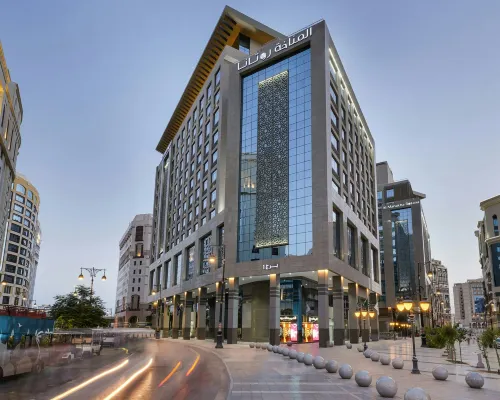 Al Manakha Rotana Madinah Hotels near Green Dome