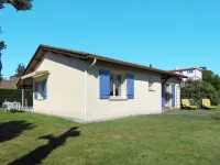 Les Chênes Hotels in Hourtin