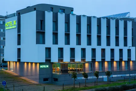 Hotel 3K Porto Aeroporto Отели в г. Майа