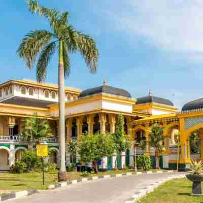 Hotel Polonia Medan Managed by Topotels Hotel Exterior