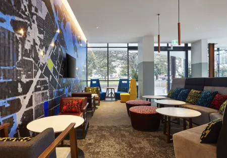 Holiday Inn Express Newcastle, Отели в г. Мерюэтер