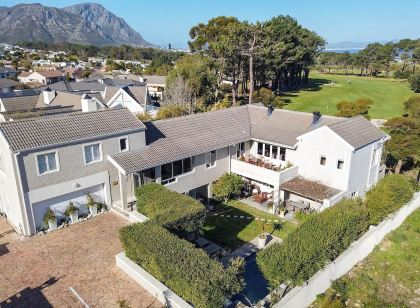 Hermanus Lodge on the Green - Solar Power