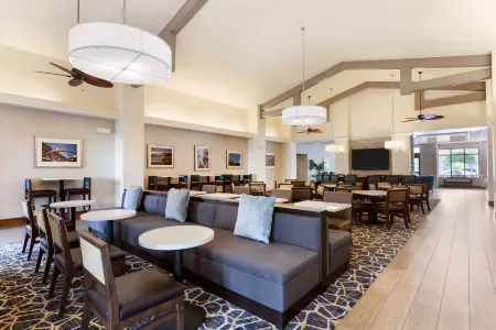 Homewood Suites by Hilton San Diego Airport-Liberty Station Отели рядом с достопримечательностью «Пеканга Арена»