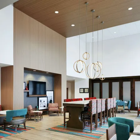 Hampton Inn & Suites Chicago Waukegan