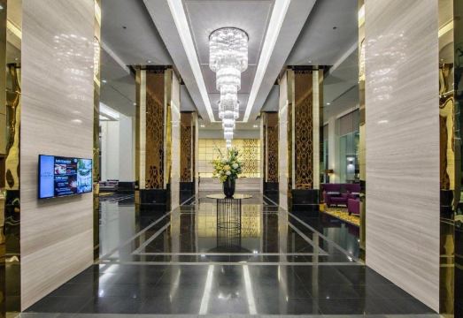 방콕 호텔 로비의 고급스러운 모습