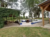 Schone Ferienwohnung Mit Terrasse in Boddin