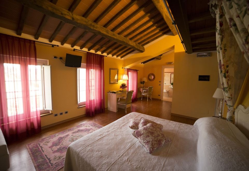 Agriturismo Corte Benedetto-Montecarlo Updated 2023 Room Price-Reviews &  Deals | Trip.com
