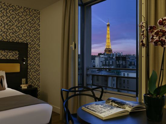 Deluxe Double with an Excellent View over the Eiffel Tower - Hotel Royal  Phare
