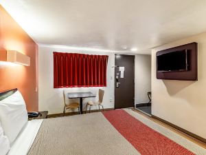 Airport Hotel Inn & Suites