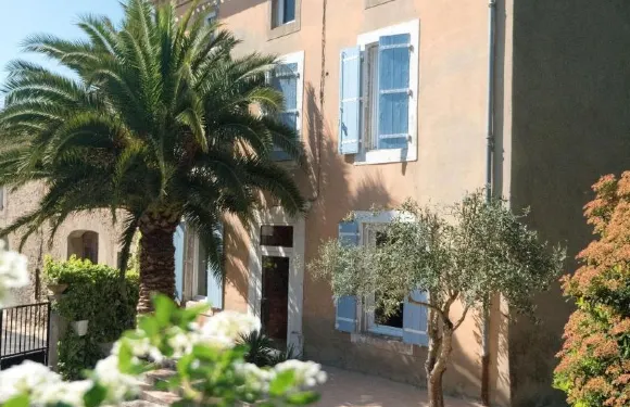 格林納丁斯之家旅館酒店