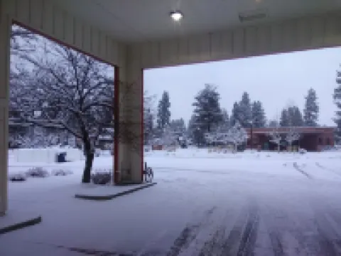 Sisters Inn & Suites