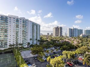 Sunny Isles Condo Resort