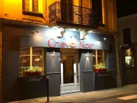 Logis Hôtel le Cheval Noir Các khách sạn ở Le Pechereau