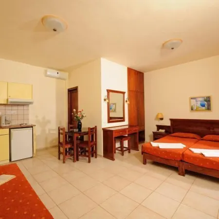 Maria Lambis Apartments