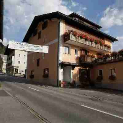 Madrisa Lodge Hotel Exterior