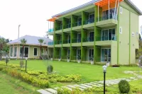 Greenseaview Resort Các khách sạn gần Wat Thung Maphrao School