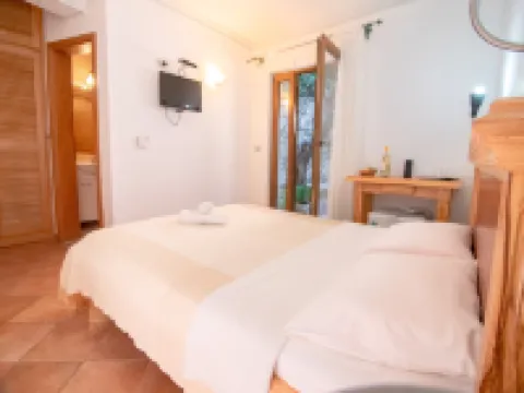 Levantin Inn Room N6 Park View Hotels in Sveti Stefan