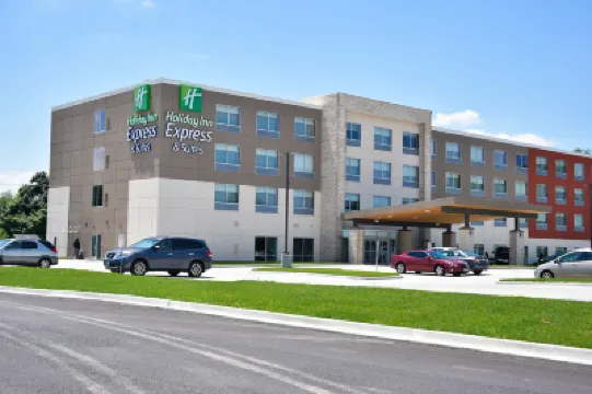 โรงแรม Holiday Inn Express & Suites Bensenville - O'Hare บาย IHG โรงแรมใน