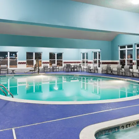 Holiday Inn Express & Suites COLUMBUS AIRPORT EAST by IHG