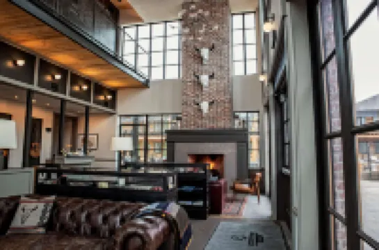 คอตตอนคอร์ท, โดย Valencia Hotel Collection