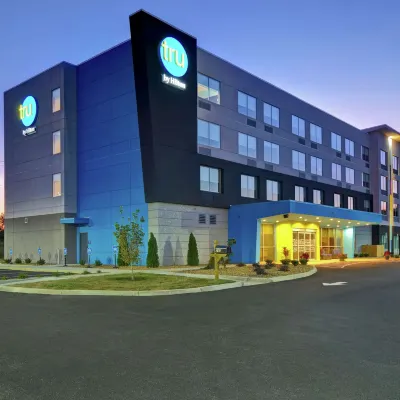 Tru by Hilton Wytheville Hotels near Rural King