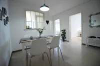 Casa Schilling: 2.5 Rooms with Balcony Near Hospital, University