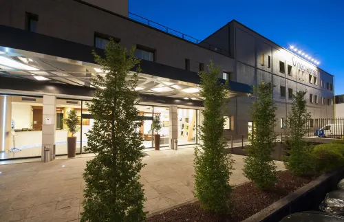 Neo Hotel Exterior Photos