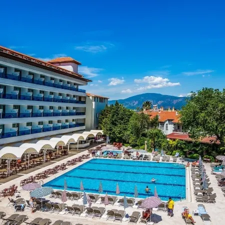 L’ETOİLE BEACH HOTEL