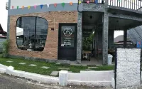 Yoji House and Cafe  호텔