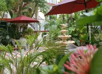 Ocean Beach Palace Hotel dekat Cypress Creek Station